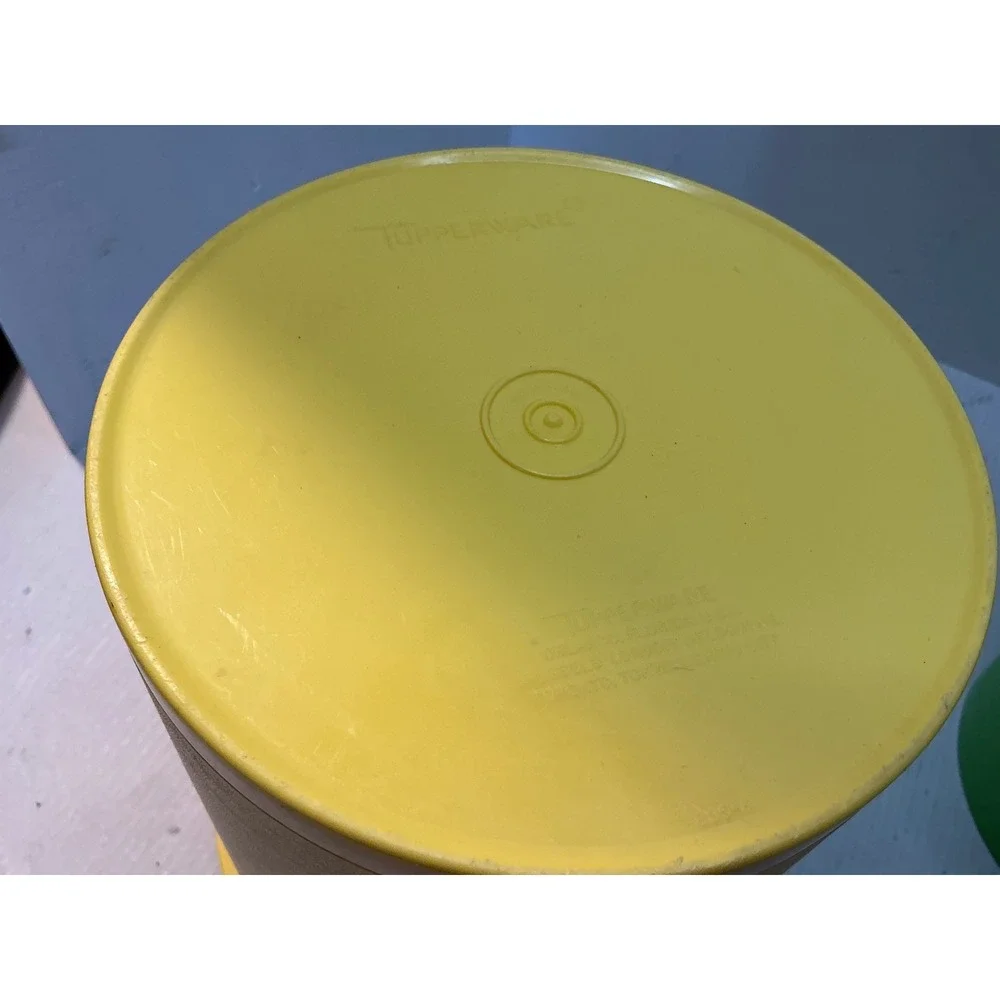 Tupperware preowned these